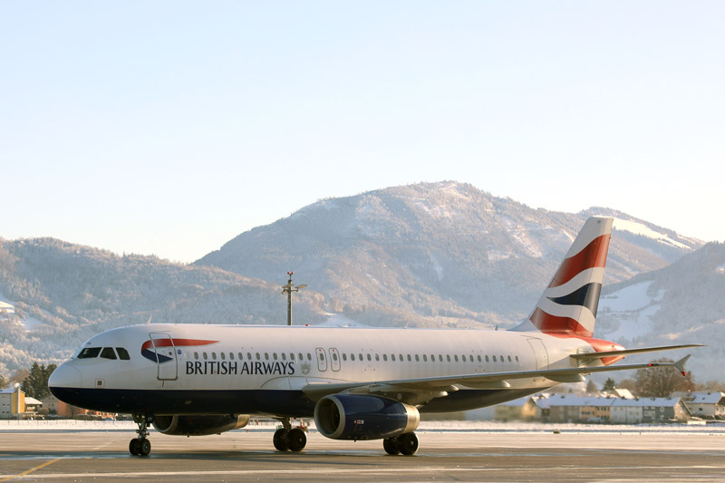 British Airways Landung in der Winterlandschaft Salzburg